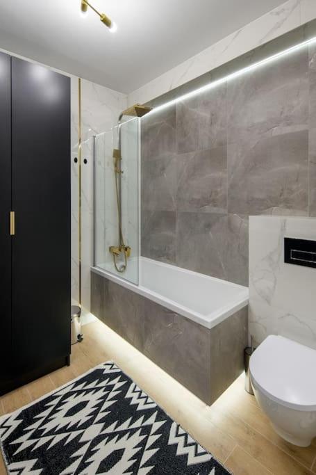 In Gold Apartment